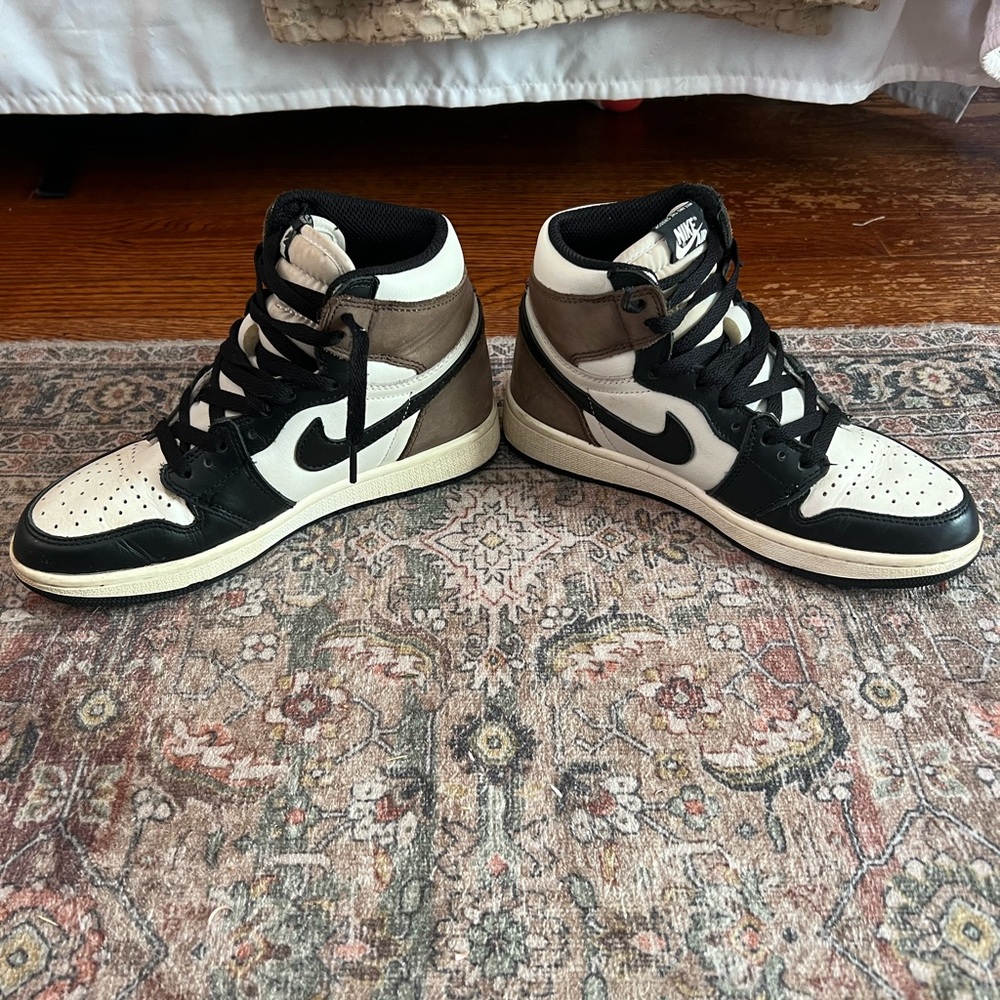 Jordan Mochas High top